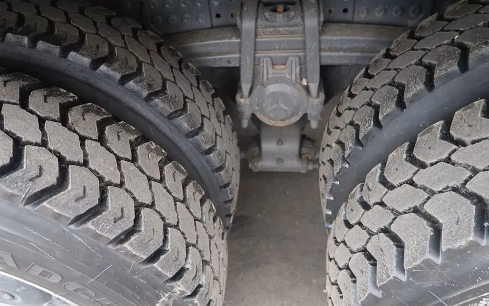 Mercedes-Benz Arocs 3251 / 8x4 / Wywrotka Meiller 3- stronna / Euro 6d / Przebieg: 215 600 km - Camion basculantă: Foto 3 Mercedes-Benz Arocs 3251 / 8x4 / Wywrotka Meiller 3- stronna / Euro 6d / Przebieg: 215 600 km - Camion basculantă: Foto 3