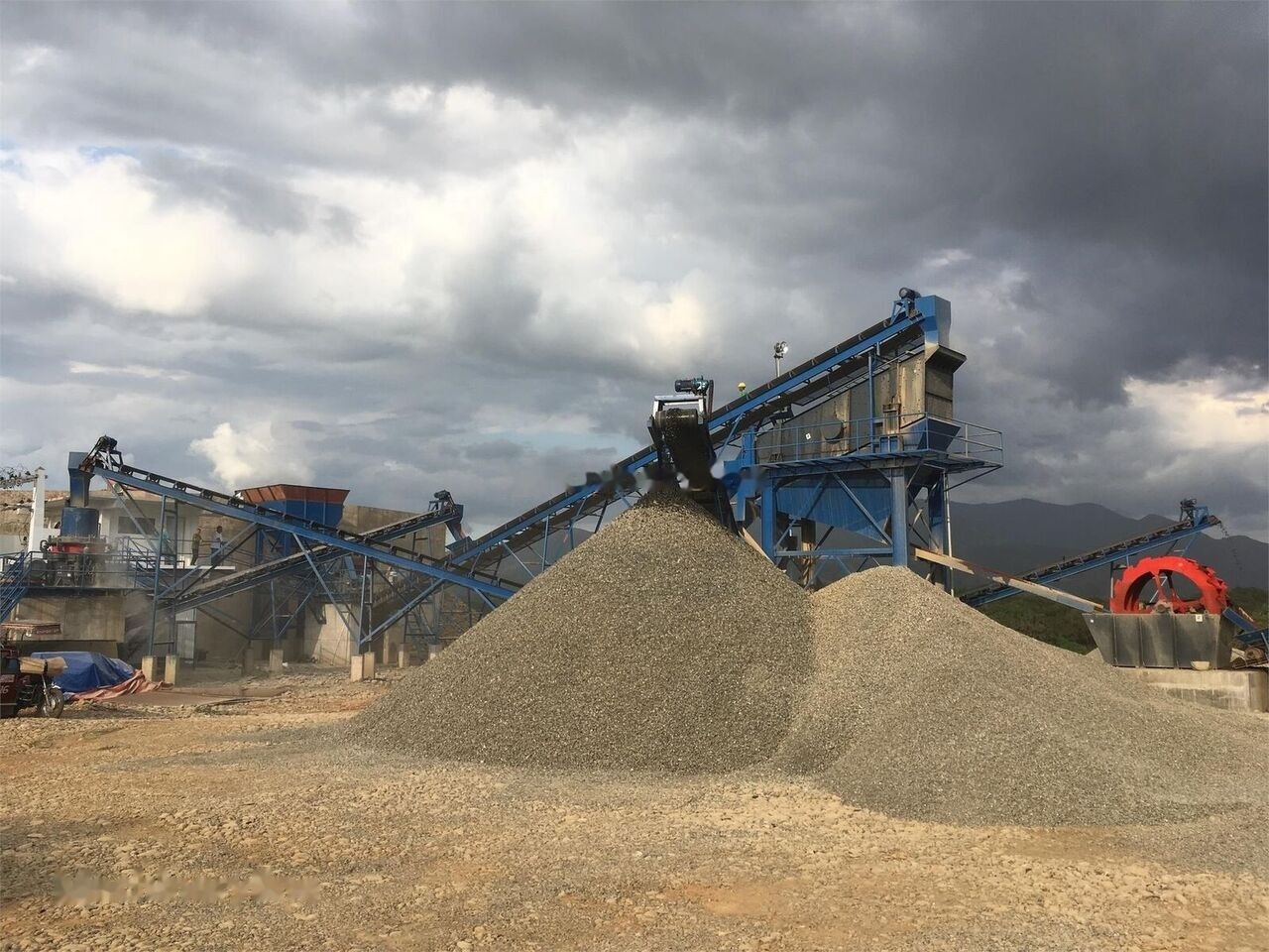 Concasor mobil nou Kinglink USINE DE CONCASSAGE DE PIERRES DE RIVIÈRE DE 150 TPH: Foto 10