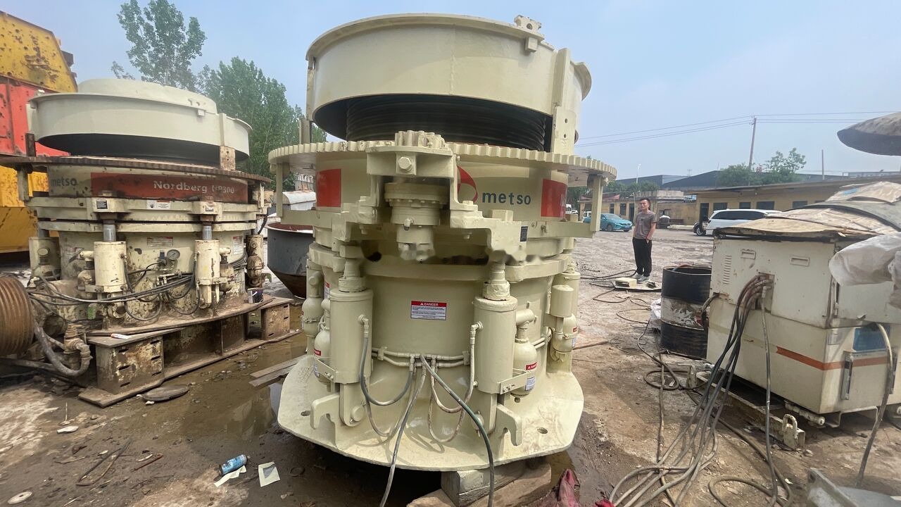 Metso HP300 - Concasor conice: Foto 4 Metso HP300 - Concasor conice: Foto 4