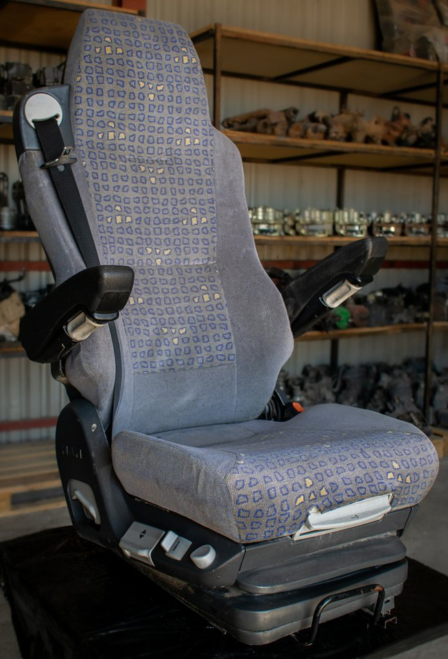 MAN TGA- PASSENGER - Scaun pentru Camion: Foto 3 MAN TGA- PASSENGER - Scaun pentru Camion: Foto 3