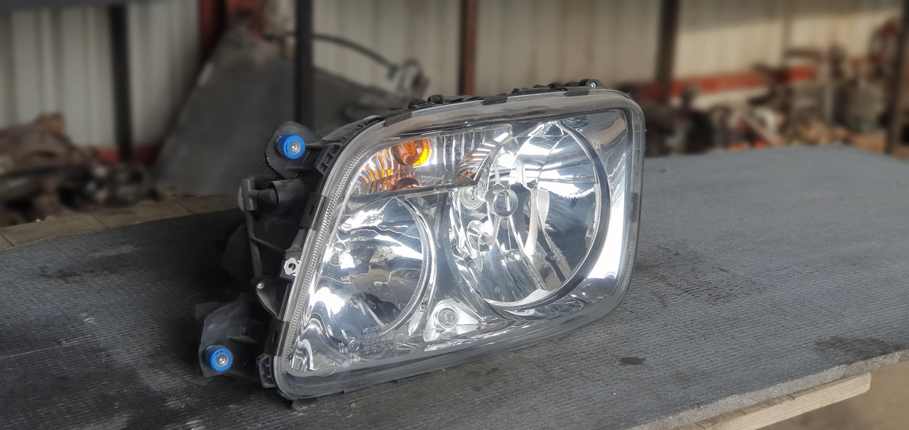 MERCEDES-BENZ ACTROS MP III - DRIVER - Far pentru Camion: Foto 2 MERCEDES-BENZ ACTROS MP III - DRIVER - Far pentru Camion: Foto 2