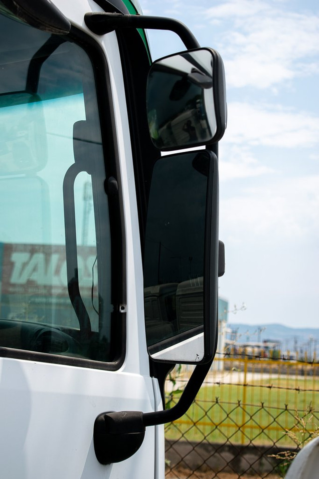 MERCEDES-BENZ ACTROS MP2 II - PASSENGER - Oglinda retrovizoare pentru Camion: Foto 2 MERCEDES-BENZ ACTROS MP2 II - PASSENGER - Oglinda retrovizoare pentru Camion: Foto 2