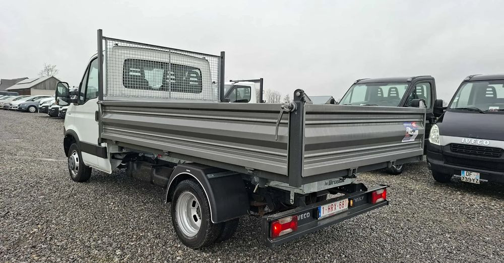 Iveco 35C13, 35C12, 35C14, 35C15 - Autoutilitară basculantă: Foto 5 Iveco 35C13, 35C12, 35C14, 35C15 - Autoutilitară basculantă: Foto 5