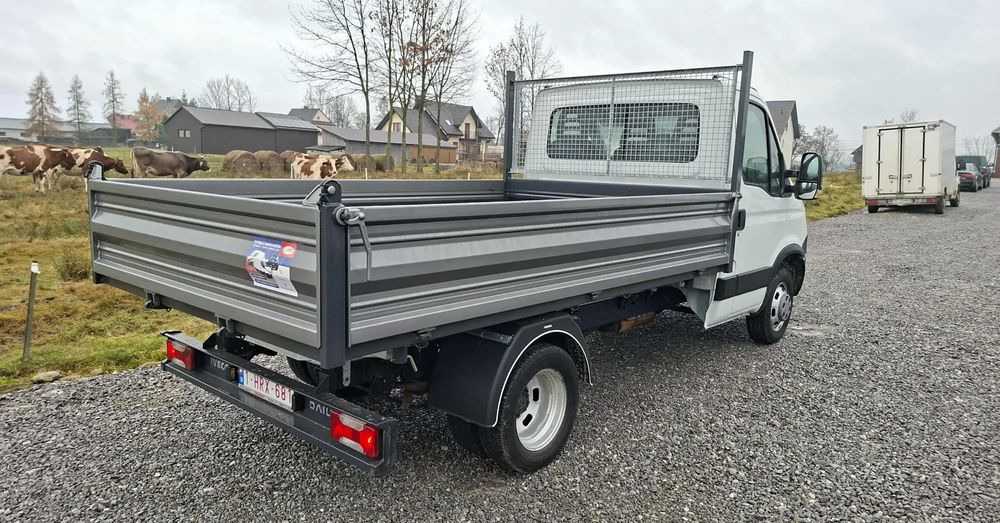 Iveco 35C13, 35C12, 35C14, 35C15 - Autoutilitară basculantă: Foto 4 Iveco 35C13, 35C12, 35C14, 35C15 - Autoutilitară basculantă: Foto 4