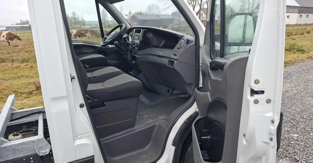 Iveco 35C13, 35C12, 35C14, 35C15 - Autoutilitară basculantă: Foto 2 Iveco 35C13, 35C12, 35C14, 35C15 - Autoutilitară basculantă: Foto 2