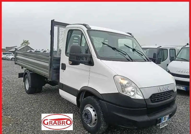 Iveco 35C13, 35C14, 35C15, 35C17, 70C17 - Autoutilitară basculantă: Foto 1 Iveco 35C13, 35C14, 35C15, 35C17, 70C17 - Autoutilitară basculantă: Foto 1