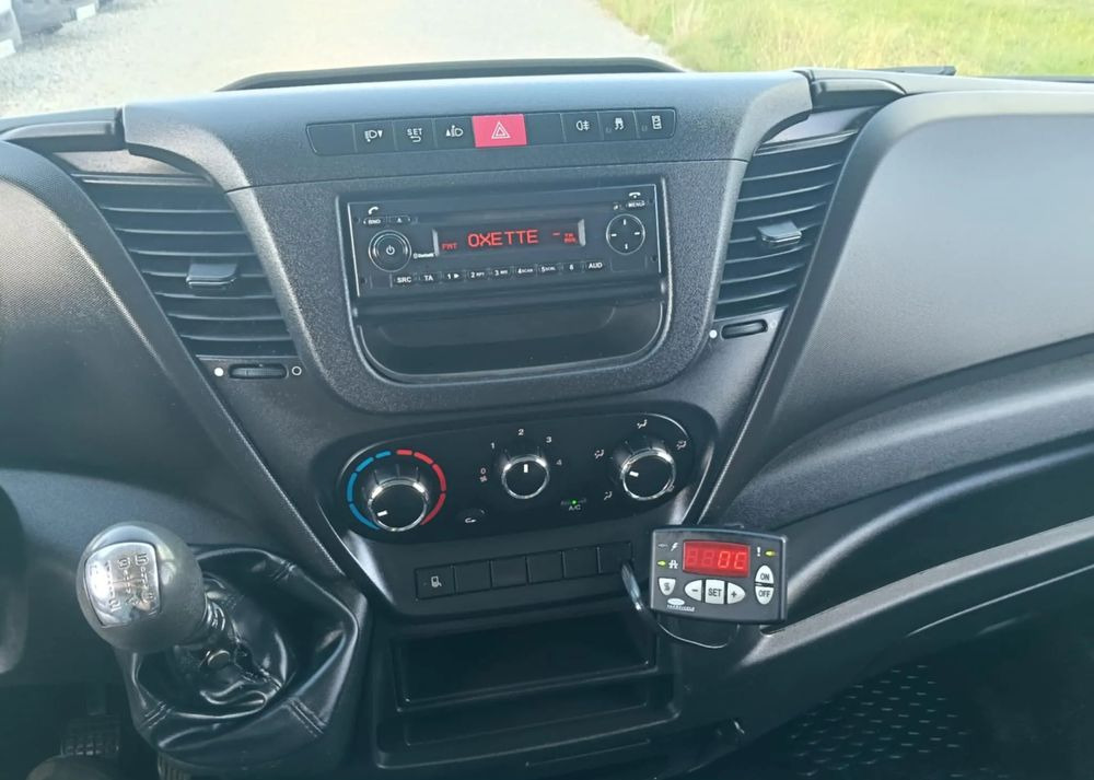 Iveco 35S16, 35S15, 35S14, 35S13, 35C13, 35C14 - Autoutilitară frigorifica: Foto 4 Iveco 35S16, 35S15, 35S14, 35S13, 35C13, 35C14 - Autoutilitară frigorifica: Foto 4