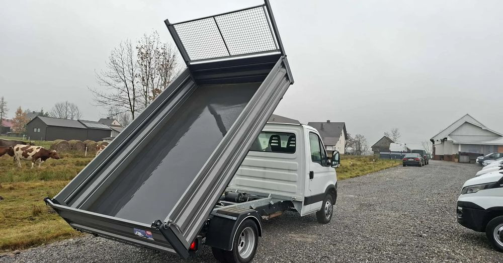 Iveco DAILY 35C13, 35C12, 35C15 - Autoutilitară basculantă: Foto 3 Iveco DAILY 35C13, 35C12, 35C15 - Autoutilitară basculantă: Foto 3