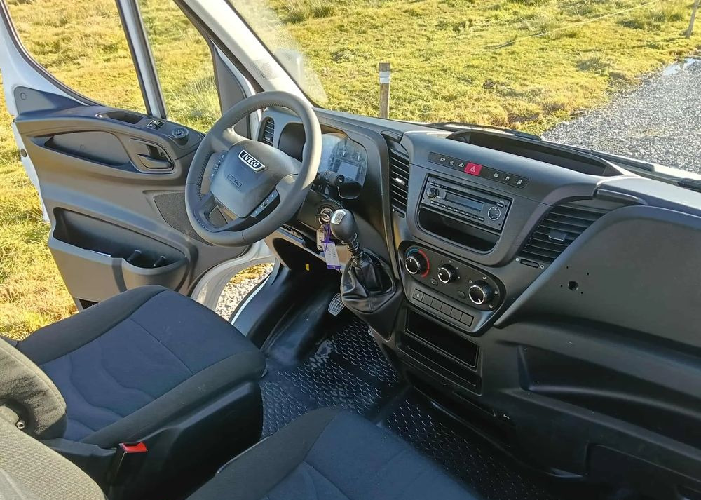 Iveco DAILY 35C13, 35C13, 35C15 - Autoutilitară basculantă: Foto 3 Iveco DAILY 35C13, 35C13, 35C15 - Autoutilitară basculantă: Foto 3