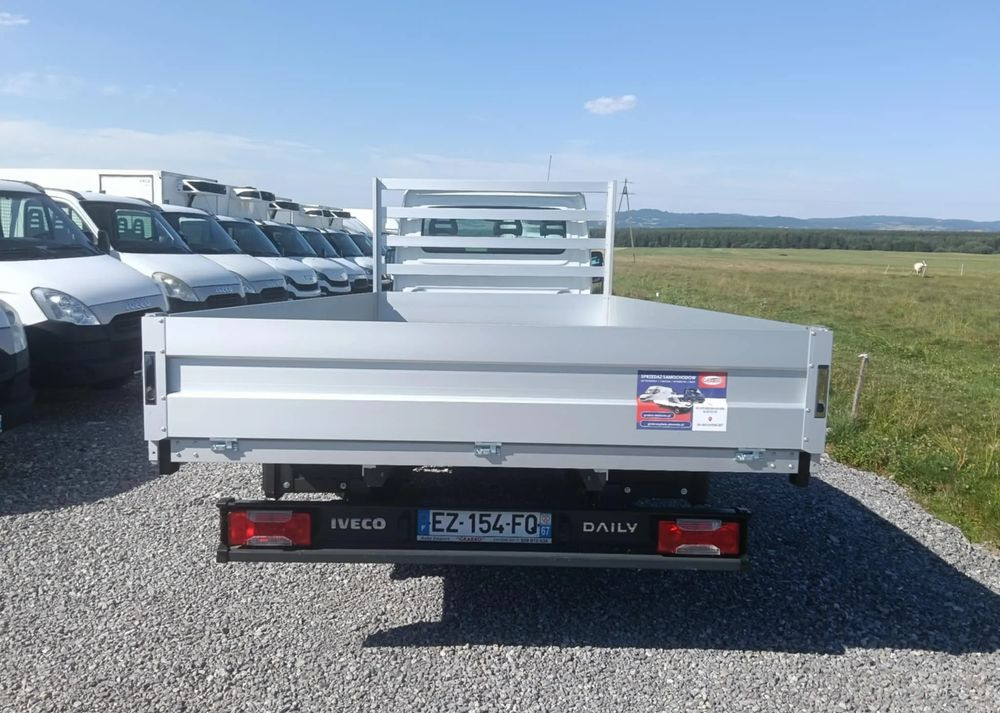 Iveco DAILY 35C14, 35C13, 35C15, 35C12 - Autoutilitară cu platformă: Foto 4 Iveco DAILY 35C14, 35C13, 35C15, 35C12 - Autoutilitară cu platformă: Foto 4