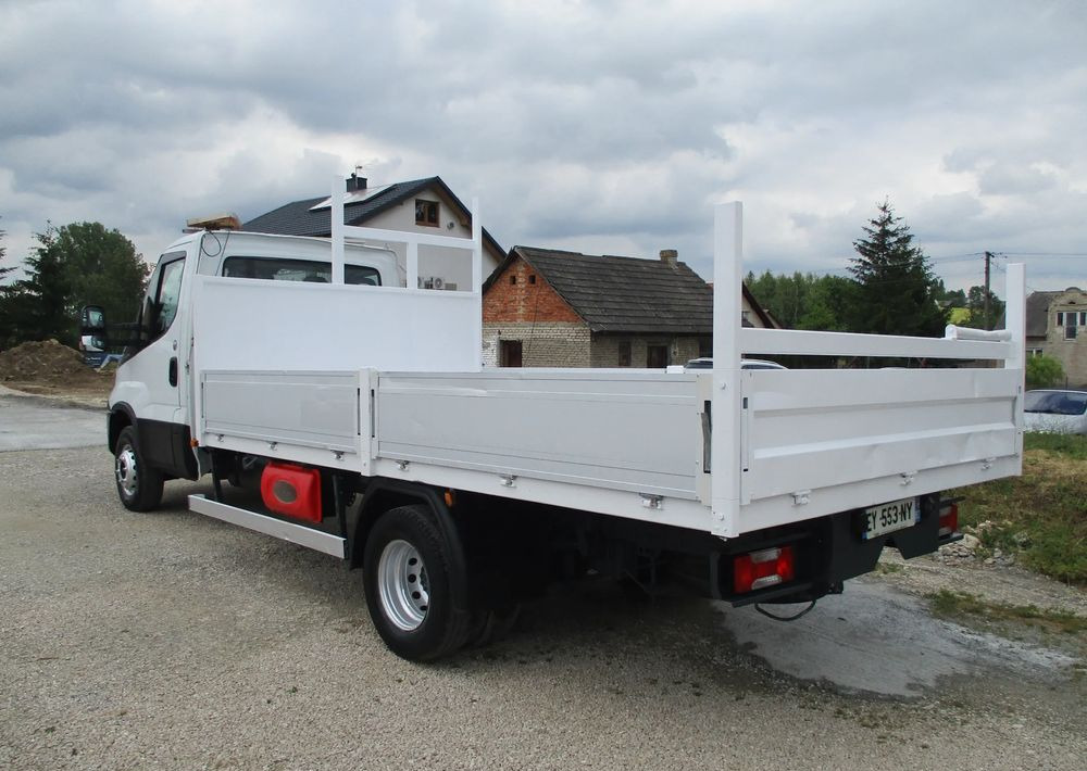 Iveco Daily 3.0 na bliźniaku 70C18 skrzynia, laweta, rama, HDS, 70-180 kiper - Camion platformă: Foto 5 Iveco Daily 3.0 na bliźniaku 70C18 skrzynia, laweta, rama, HDS, 70-180 kiper - Camion platformă: Foto 5