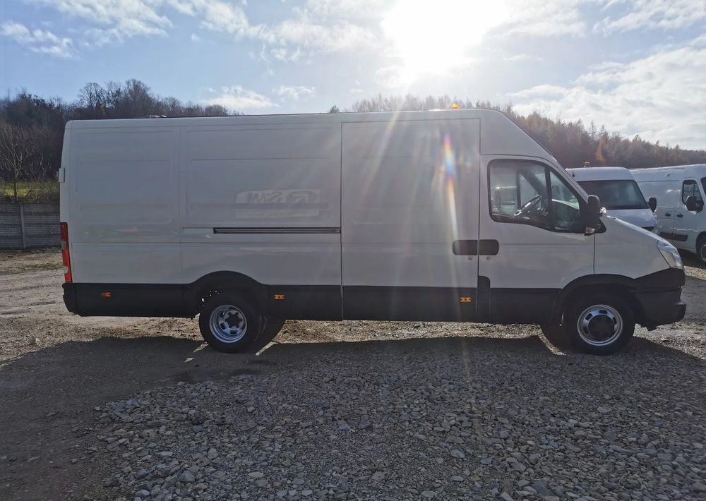 Iveco Daily 35C15 blaszak 3.0-150KM blizniak L3H3 długi Hak - Dubă: Foto 4 Iveco Daily 35C15 blaszak 3.0-150KM blizniak L3H3 długi Hak - Dubă: Foto 4