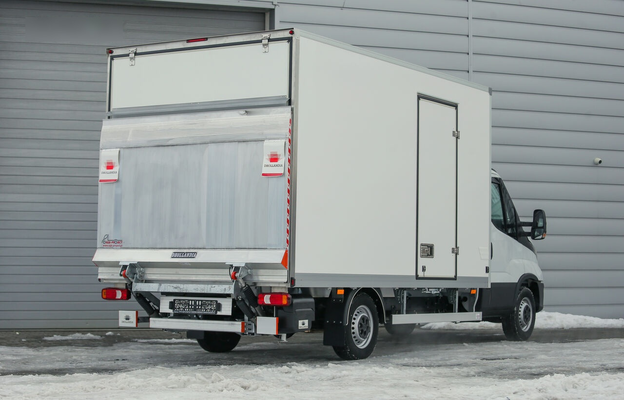 IVECO Iveco Daily IVECO 35S18HA8 r.o.4100 - Autoutilitară box: Foto 5 IVECO Iveco Daily IVECO 35S18HA8 r.o.4100 - Autoutilitară box: Foto 5