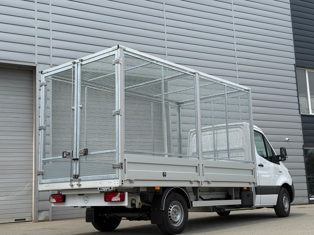 Mercedes eSprinter - Autoutilitară cu platformă, Autoutilitară electrică: Foto 3 Mercedes eSprinter - Autoutilitară cu platformă, Autoutilitară electrică: Foto 3