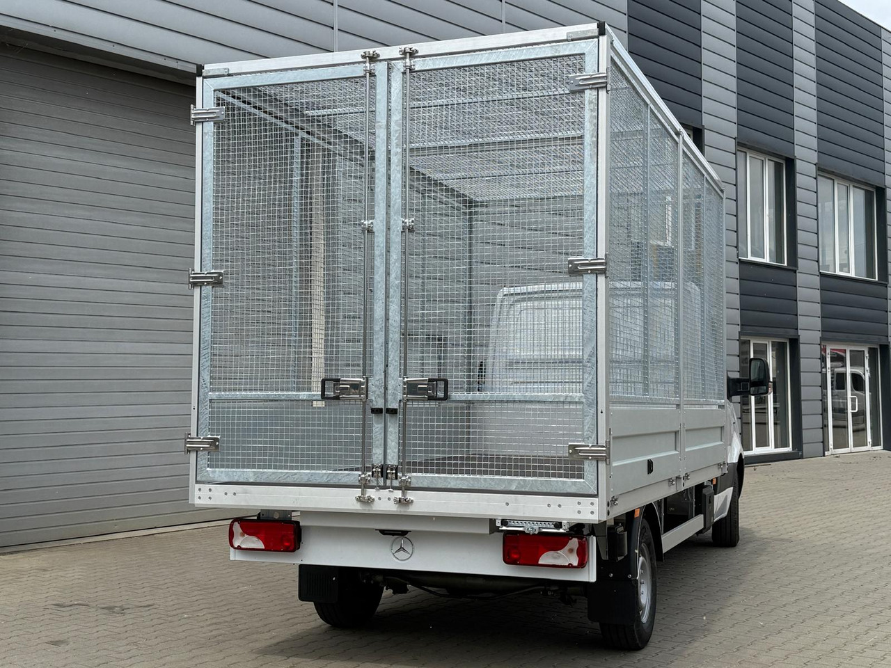 Mercedes eSprinter - Autoutilitară cu platformă, Autoutilitară electrică: Foto 4 Mercedes eSprinter - Autoutilitară cu platformă, Autoutilitară electrică: Foto 4