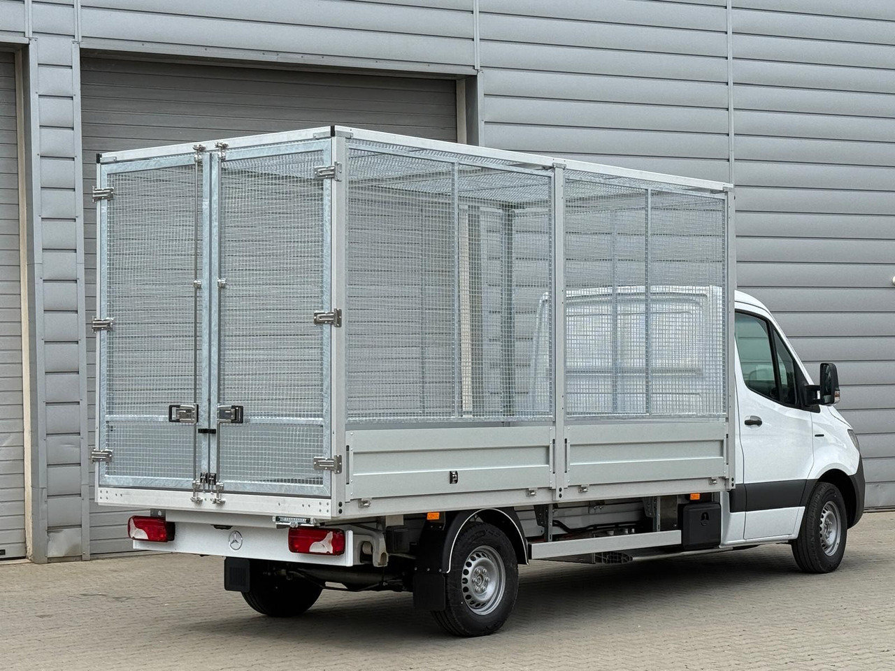 Mercedes eSprinter - Autoutilitară cu platformă, Autoutilitară electrică: Foto 2 Mercedes eSprinter - Autoutilitară cu platformă, Autoutilitară electrică: Foto 2