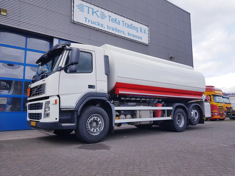 Volvo FM 9.340 Fuel 21.400 Liter 3 Comp Euro 3 - Camion cisternă: Foto 1 Volvo FM 9.340 Fuel 21.400 Liter 3 Comp Euro 3 - Camion cisternă: Foto 1