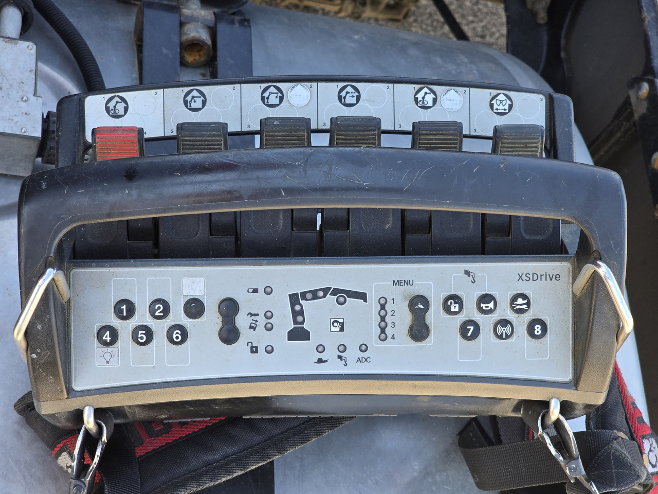 Camion cu cârlig, Camion cu macara VOLVO FMX 420 6X4 / HIAB 144B-hiduo / hook system: Foto 7 Camion cu cârlig, Camion cu macara VOLVO FMX 420 6X4 / HIAB 144B-hiduo / hook system: Foto 7