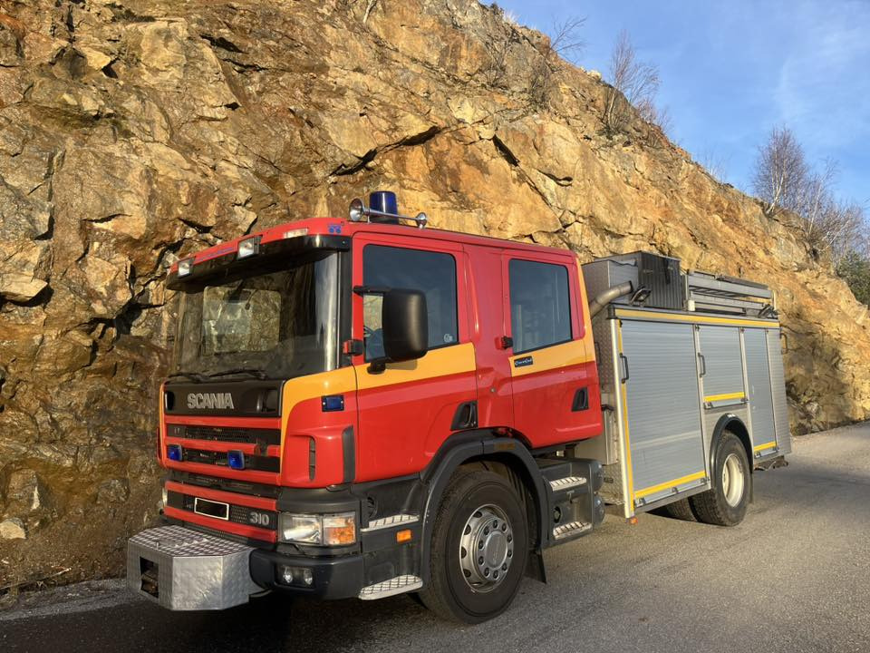 SCANIA P94GB 4x2 NZ310 - Fire engine - RESERVERAD !! - Autospeciala de stins incendii: Foto 2 SCANIA P94GB 4x2 NZ310 - Fire engine - RESERVERAD !! - Autospeciala de stins incendii: Foto 2