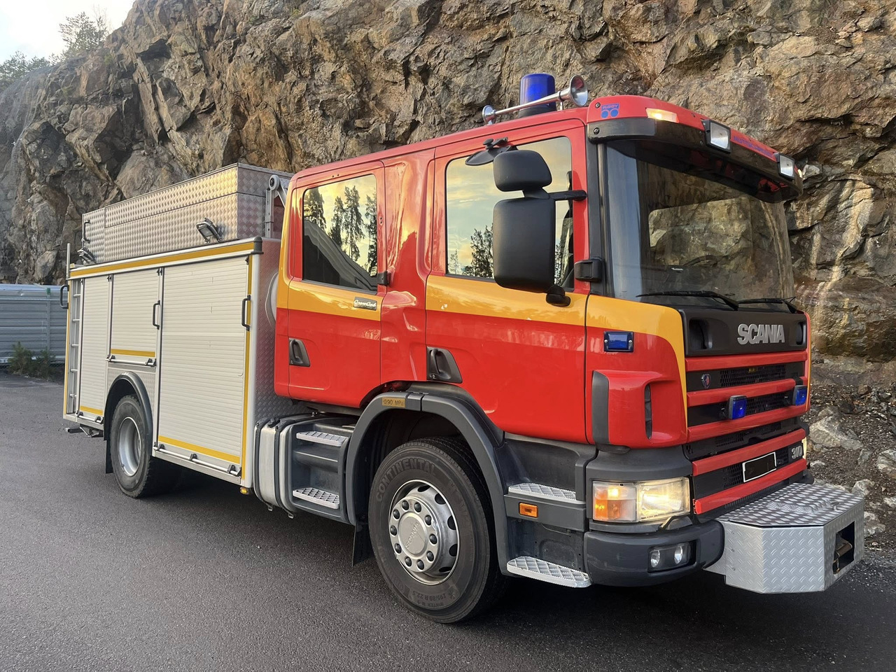 SCANIA P94GB 4x2 NZ310 - Fire engine - RESERVERAD !! - Autospeciala de stins incendii: Foto 4 SCANIA P94GB 4x2 NZ310 - Fire engine - RESERVERAD !! - Autospeciala de stins incendii: Foto 4