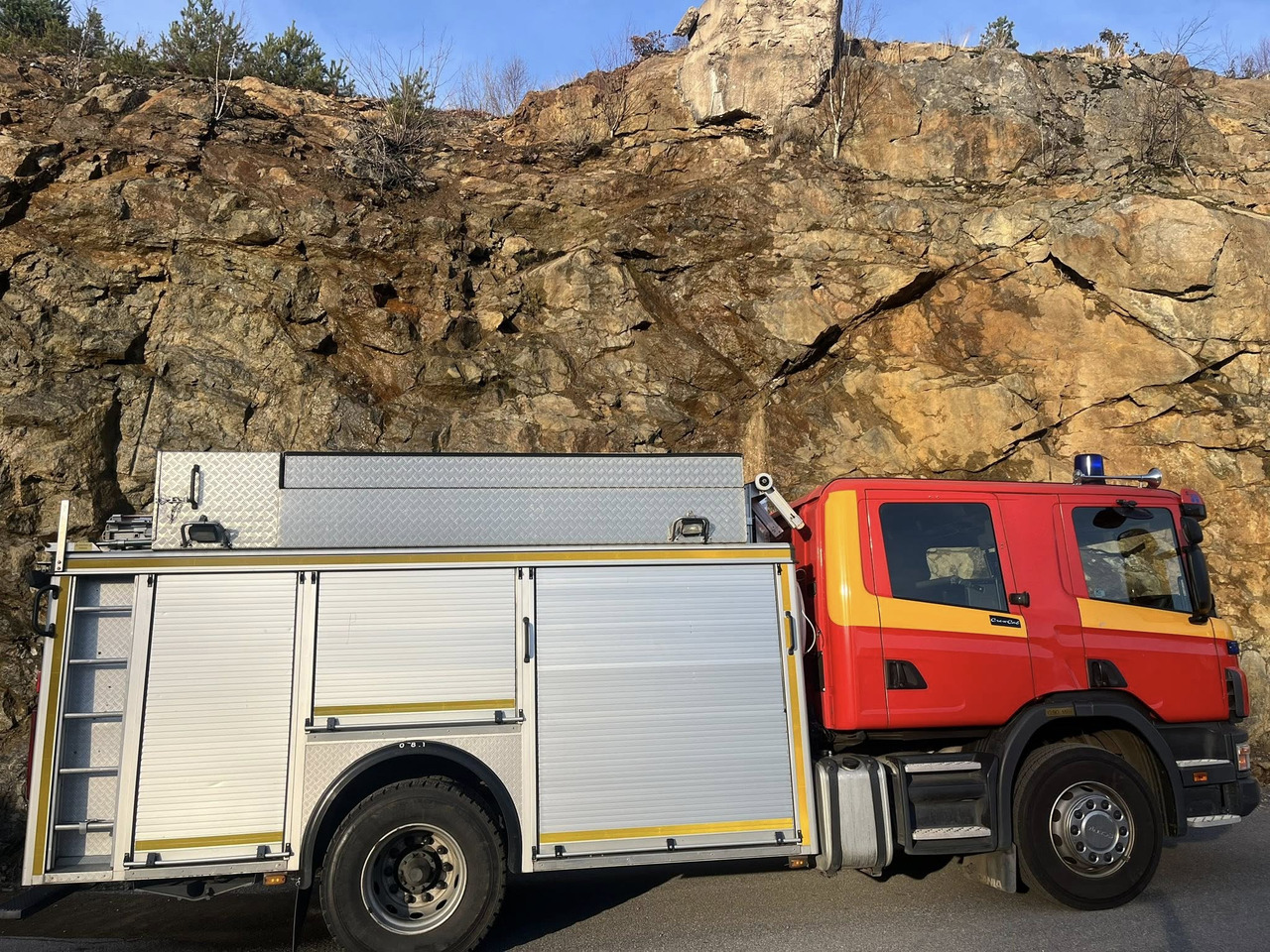 SCANIA P94GB 4x2 NZ310 - Fire engine - RESERVERAD !! - Autospeciala de stins incendii: Foto 5 SCANIA P94GB 4x2 NZ310 - Fire engine - RESERVERAD !! - Autospeciala de stins incendii: Foto 5