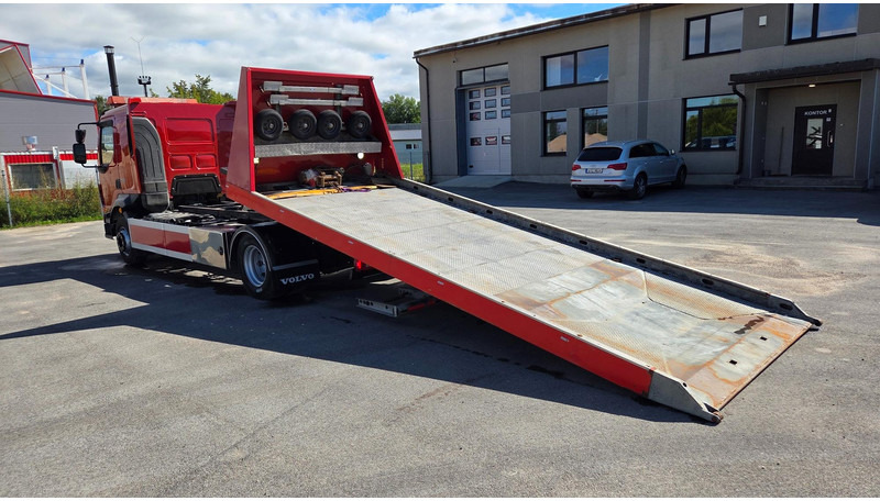 Maşină de tractare Volvo FL250 4X2: Foto 15 Maşină de tractare Volvo FL250 4X2: Foto 15