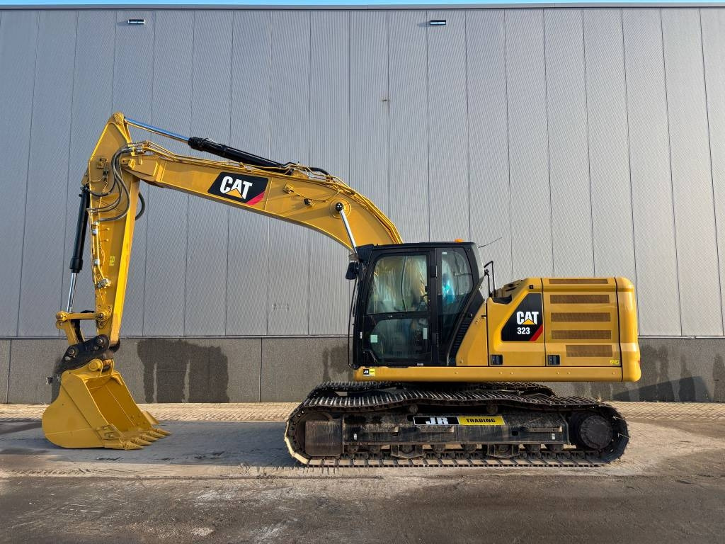CAT 323 - Excavator pe şenile: Foto 1 CAT 323 - Excavator pe şenile: Foto 1