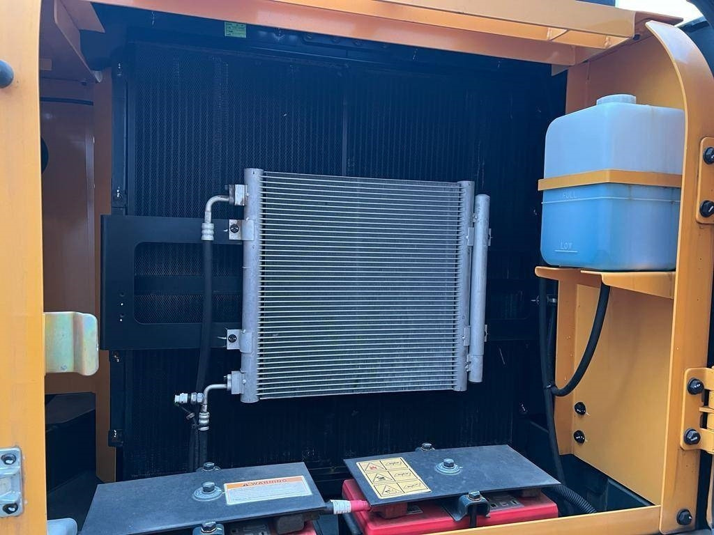 Excavator pe şenile nou Hyundai R 210 (New / Non CE Certified): Foto 18