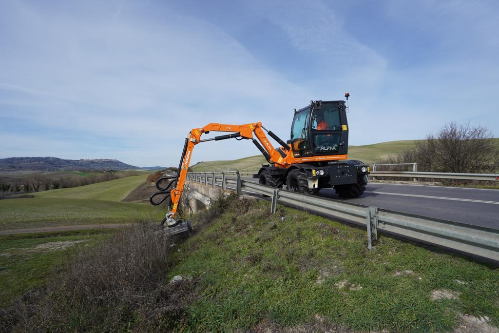 Energreen ILF Alpha F12 - Tocător cu braţ: Foto 1 Energreen ILF Alpha F12 - Tocător cu braţ: Foto 1