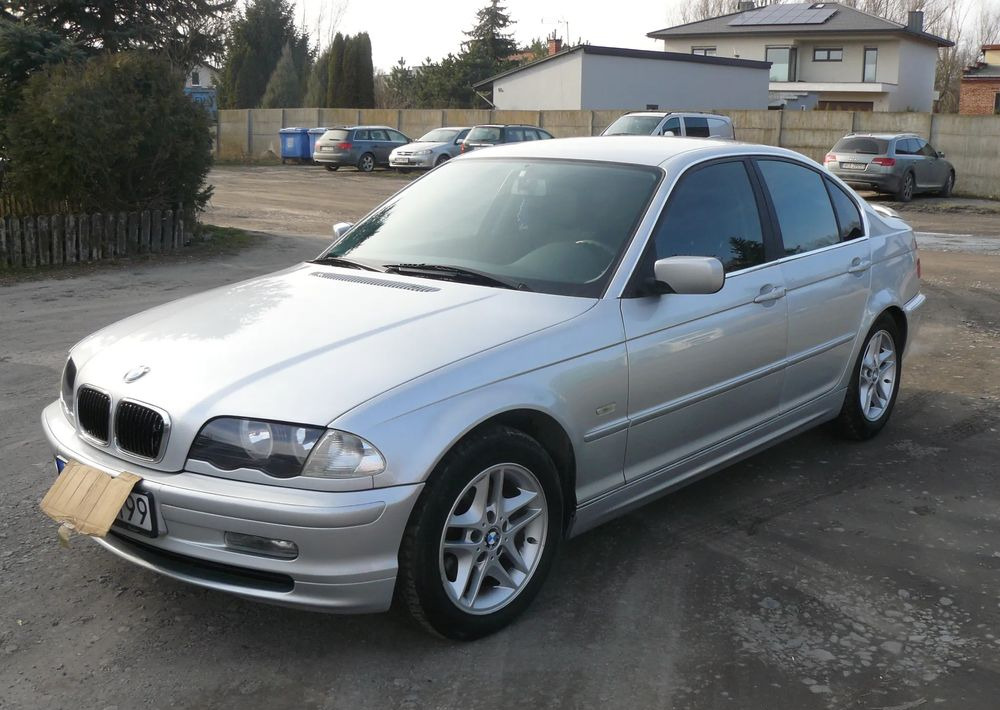 BMW Seria 3 320i - Berlină/ Sedan: Foto 3 BMW Seria 3 320i - Berlină/ Sedan: Foto 3