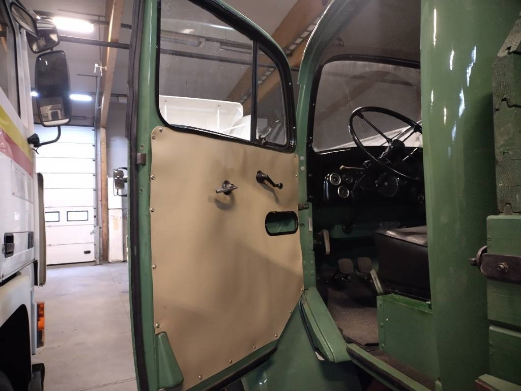 Mercedes-Benz 4x4 Kippilava,museo rekisterissä - Camion basculantă: Foto 5 Mercedes-Benz 4x4 Kippilava,museo rekisterissä - Camion basculantă: Foto 5