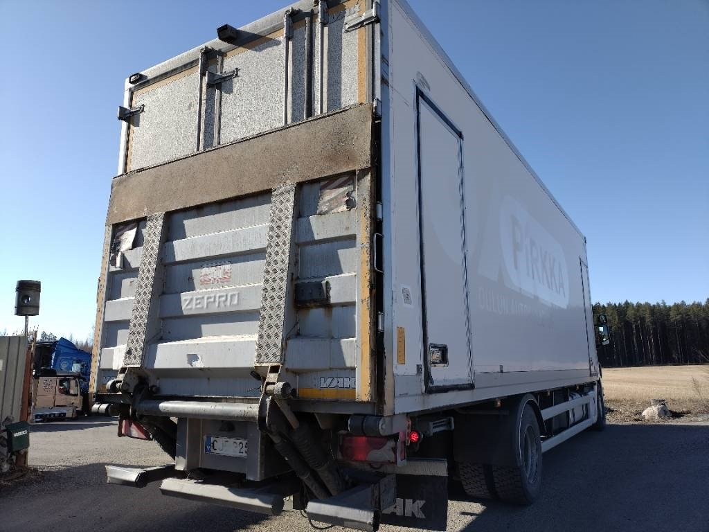 Scania P360 4x2 Vak kylmäkori,lumikko+pl - Camion frigider: Foto 3 Scania P360 4x2 Vak kylmäkori,lumikko+pl - Camion frigider: Foto 3