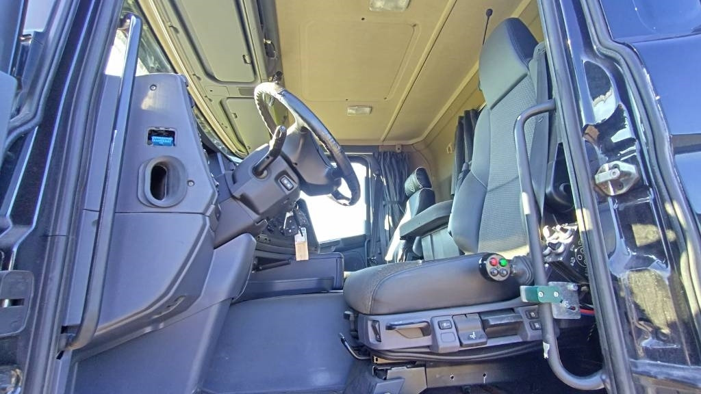 Scania R490 8x4 multilift vaijerilaite,napaperät - Camion container de gunoi: Foto 3 Scania R490 8x4 multilift vaijerilaite,napaperät - Camion container de gunoi: Foto 3