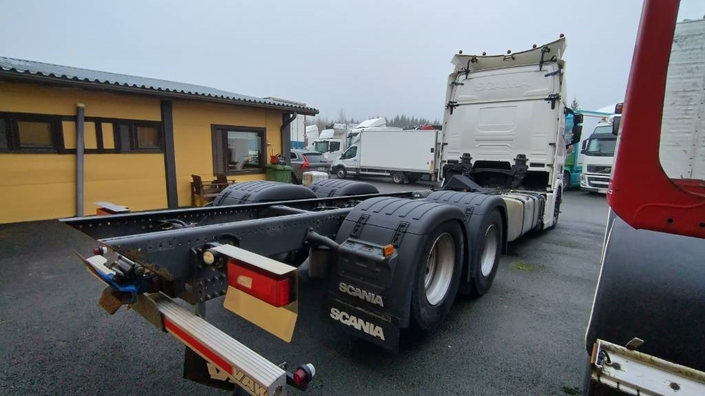 Scania R500 6x2 alusta - Camion şasiu: Foto 4 Scania R500 6x2 alusta - Camion şasiu: Foto 4