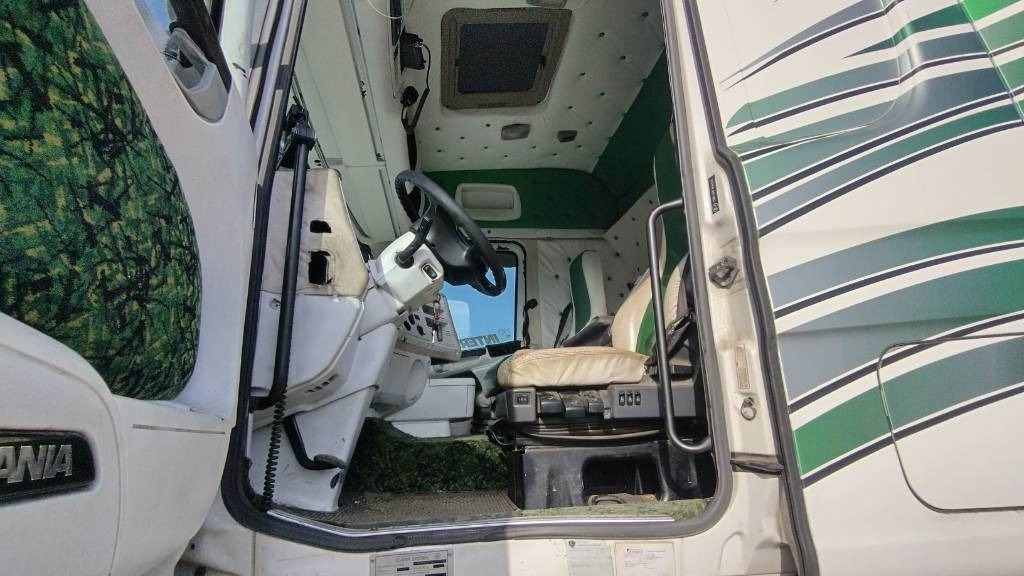 Scania R500 8x4 ilmajousi alusta - Camion şasiu: Foto 4 Scania R500 8x4 ilmajousi alusta - Camion şasiu: Foto 4