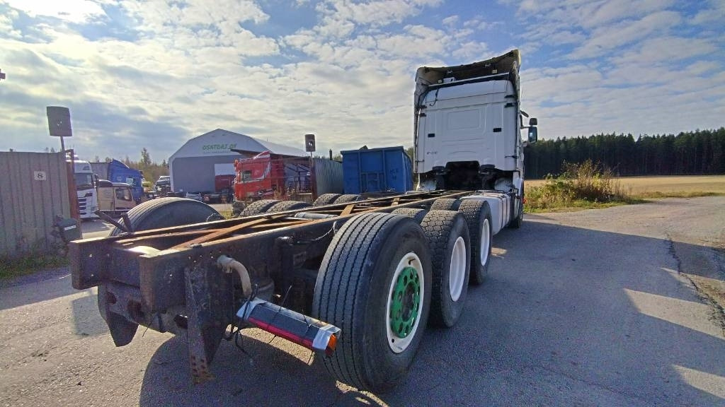 Scania R500 8x4 ilmajousi alusta - Camion şasiu: Foto 3 Scania R500 8x4 ilmajousi alusta - Camion şasiu: Foto 3