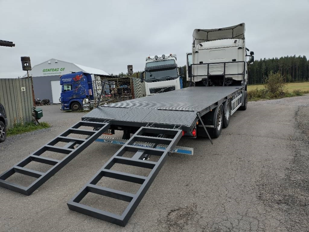 Scania R560 6x2 täysilmaj.uusi koneenkuljetusritilä - Camion platformă: Foto 4 Scania R560 6x2 täysilmaj.uusi koneenkuljetusritilä - Camion platformă: Foto 4