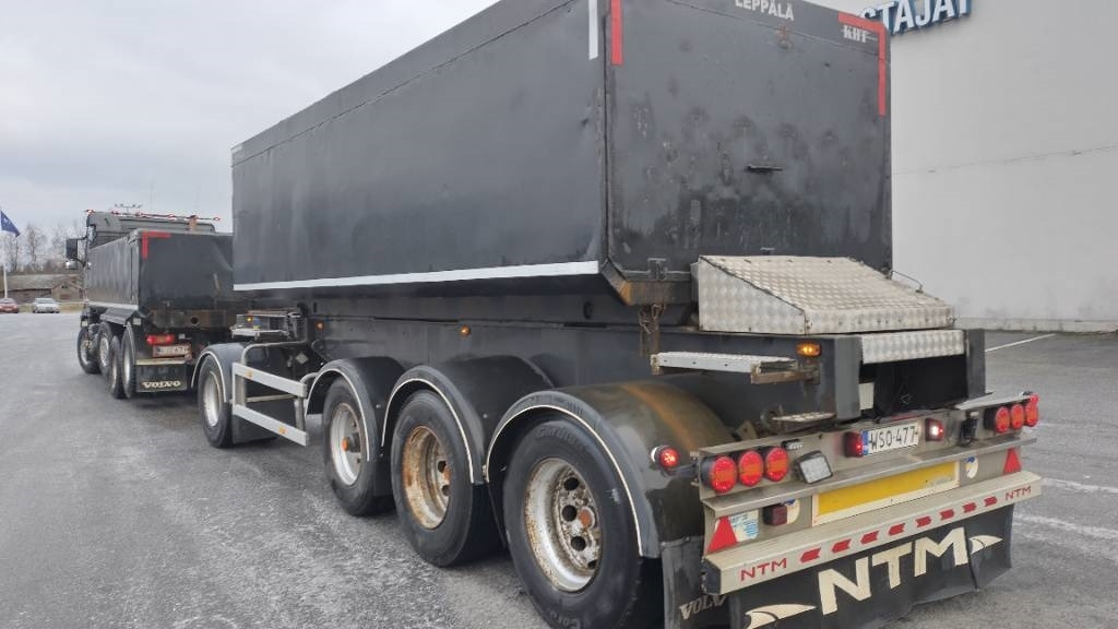Volvo FH16 8x2 kasetti +4 aks kärry, KHT automaatti - Camion basculantă: Foto 3 Volvo FH16 8x2 kasetti +4 aks kärry, KHT automaatti - Camion basculantă: Foto 3