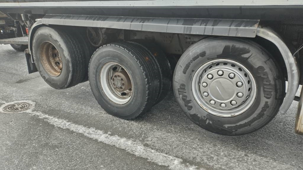 Volvo FH16 8x2 kasetti +4 aks kärry, KHT automaatti - Camion basculantă: Foto 2 Volvo FH16 8x2 kasetti +4 aks kärry, KHT automaatti - Camion basculantă: Foto 2