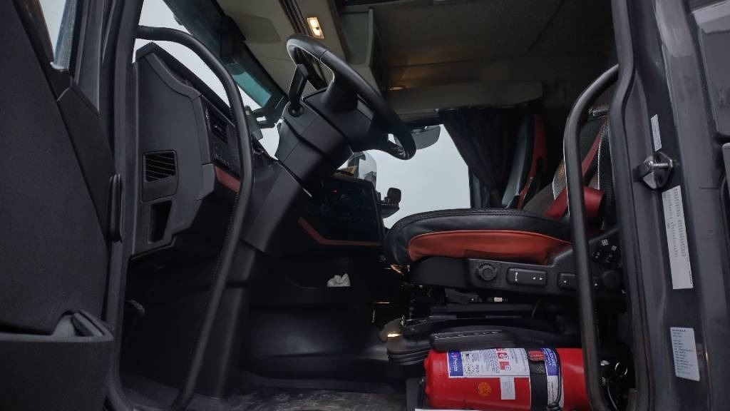 Volvo FH750 10*4 alusta,napaperät - Camion şasiu: Foto 4 Volvo FH750 10*4 alusta,napaperät - Camion şasiu: Foto 4