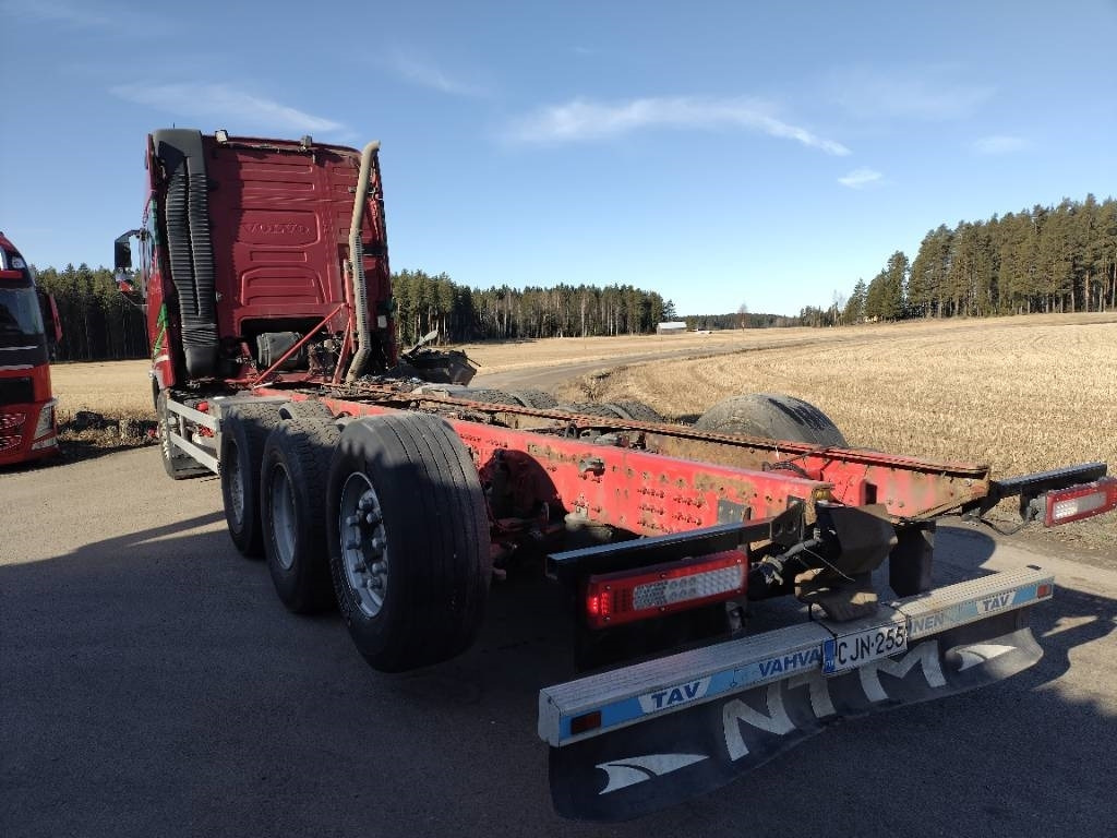 Volvo FH750 8x4 alusta - Camion şasiu: Foto 3 Volvo FH750 8x4 alusta - Camion şasiu: Foto 3