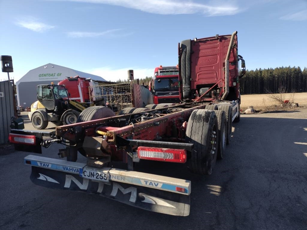 Volvo FH750 8x4 alusta - Camion şasiu: Foto 4 Volvo FH750 8x4 alusta - Camion şasiu: Foto 4