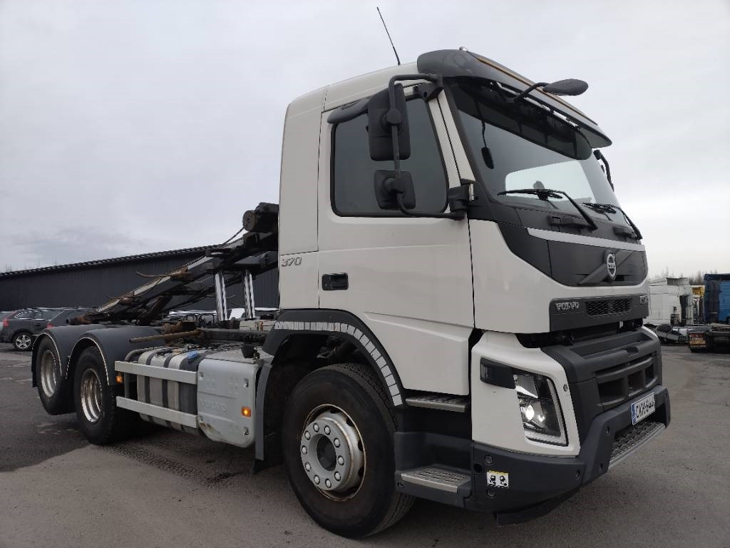Volvo FMX370 6x2 av3700mm multilift vaijerilaite - Camion container de gunoi: Foto 2 Volvo FMX370 6x2 av3700mm multilift vaijerilaite - Camion container de gunoi: Foto 2
