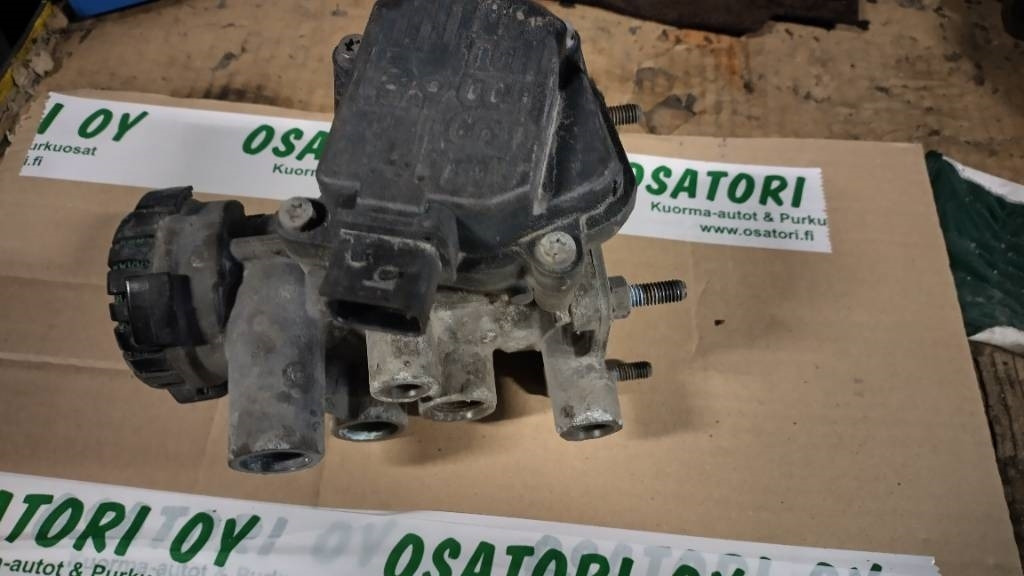 Volvo PERÄVAUNUN OHJAUSVENTTIILI - Piese frână pentru Camion: Foto 2 Volvo PERÄVAUNUN OHJAUSVENTTIILI - Piese frână pentru Camion: Foto 2
