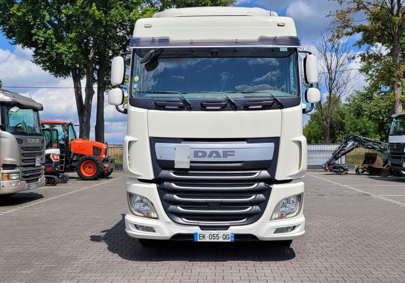 DAF XF510 SPACE CAB / SPROWADZONY / MANUAL / RETARDER - Cap tractor: Foto 2 DAF XF510 SPACE CAB / SPROWADZONY / MANUAL / RETARDER - Cap tractor: Foto 2