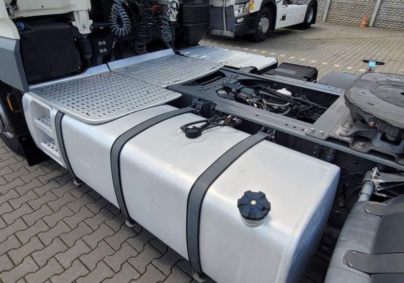 DAF XF510 SPACE CAB / SPROWADZONY / MANUAL / RETARDER - Cap tractor: Foto 3 DAF XF510 SPACE CAB / SPROWADZONY / MANUAL / RETARDER - Cap tractor: Foto 3