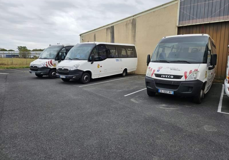 Irisbus WING / 34 MIEJSCA/ KLIMA DLA KIEROWCY/ 3 SZTUKI - Microbuz, Transport persoane: Foto 1 Irisbus WING / 34 MIEJSCA/ KLIMA DLA KIEROWCY/ 3 SZTUKI - Microbuz, Transport persoane: Foto 1