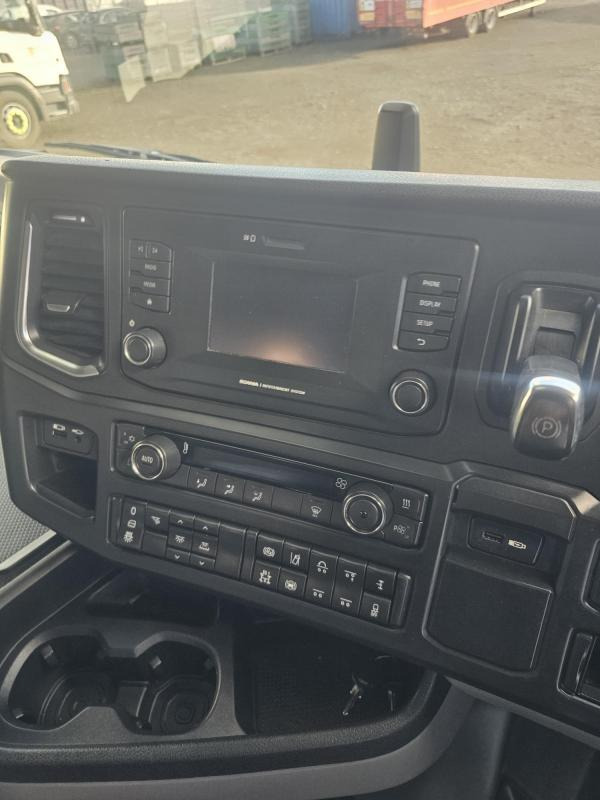 Cap tractor Scania R450: Foto 6