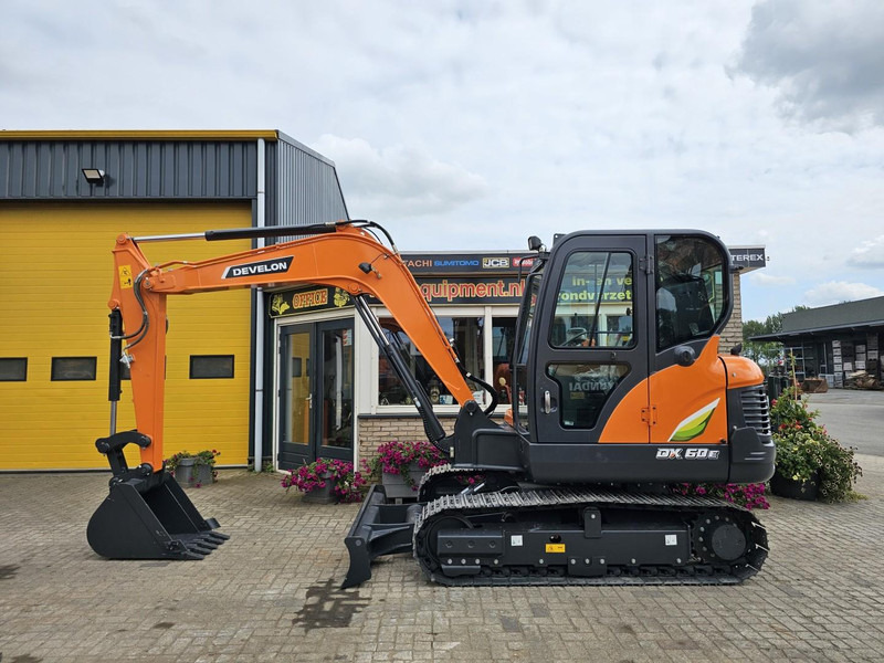 Develon DX60E-10N - Mini excavator: Foto 1 Develon DX60E-10N - Mini excavator: Foto 1