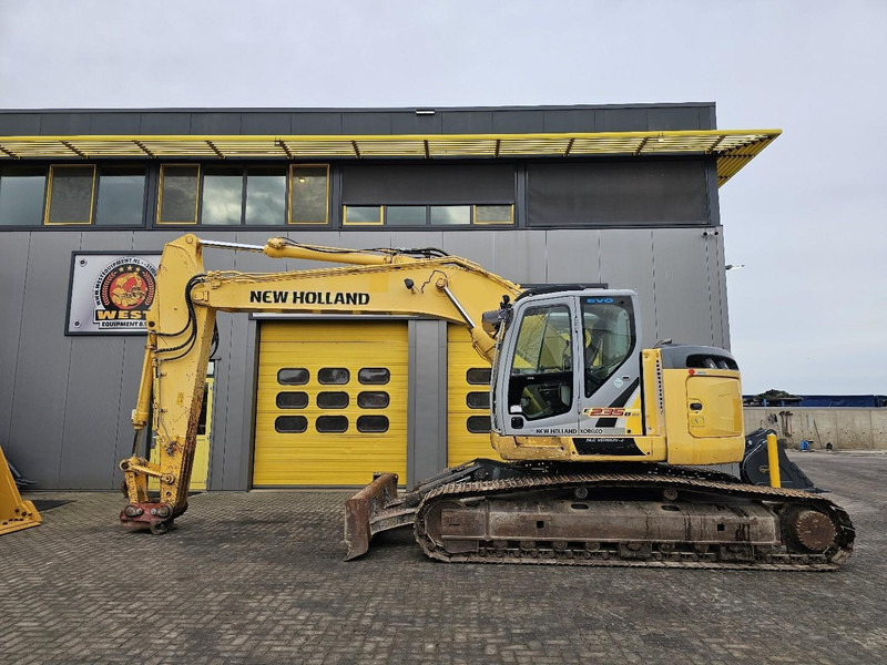 New Holland E235BSR-2 - Excavator pe şenile: Foto 1 New Holland E235BSR-2 - Excavator pe şenile: Foto 1